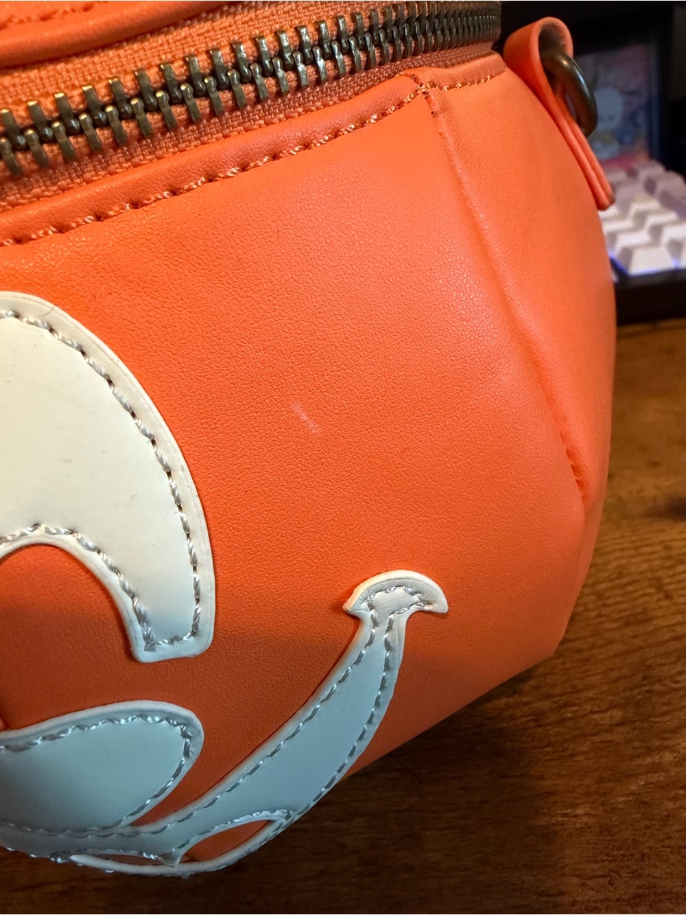 Disney Loungefly Halloween Mickey Pumpkin bag - Picture 5 of 7